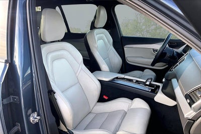 2022 Volvo XC90 Recharge Plug-In Hybrid R-Design