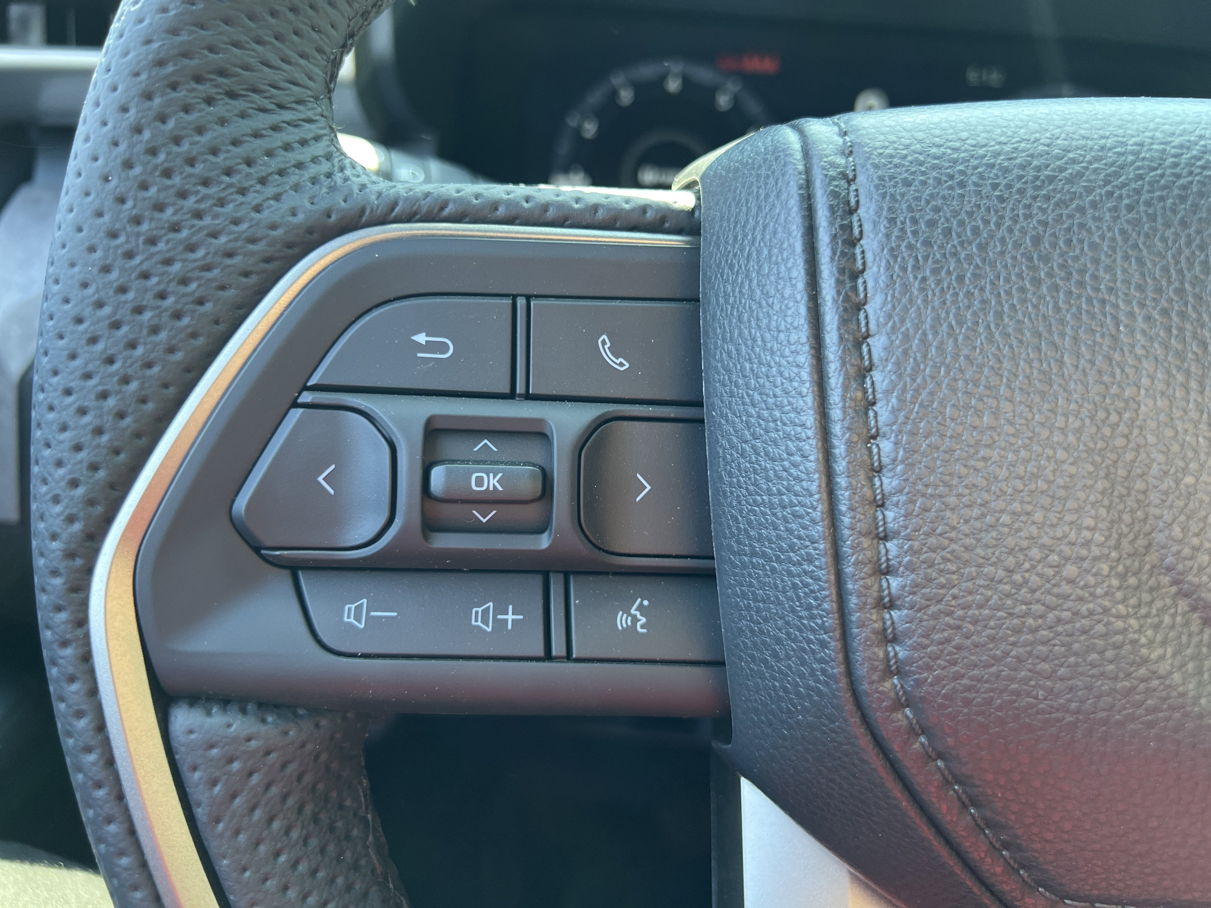 2026 Toyota Tacoma i-FORCE MAX Tacoma Trailhunter