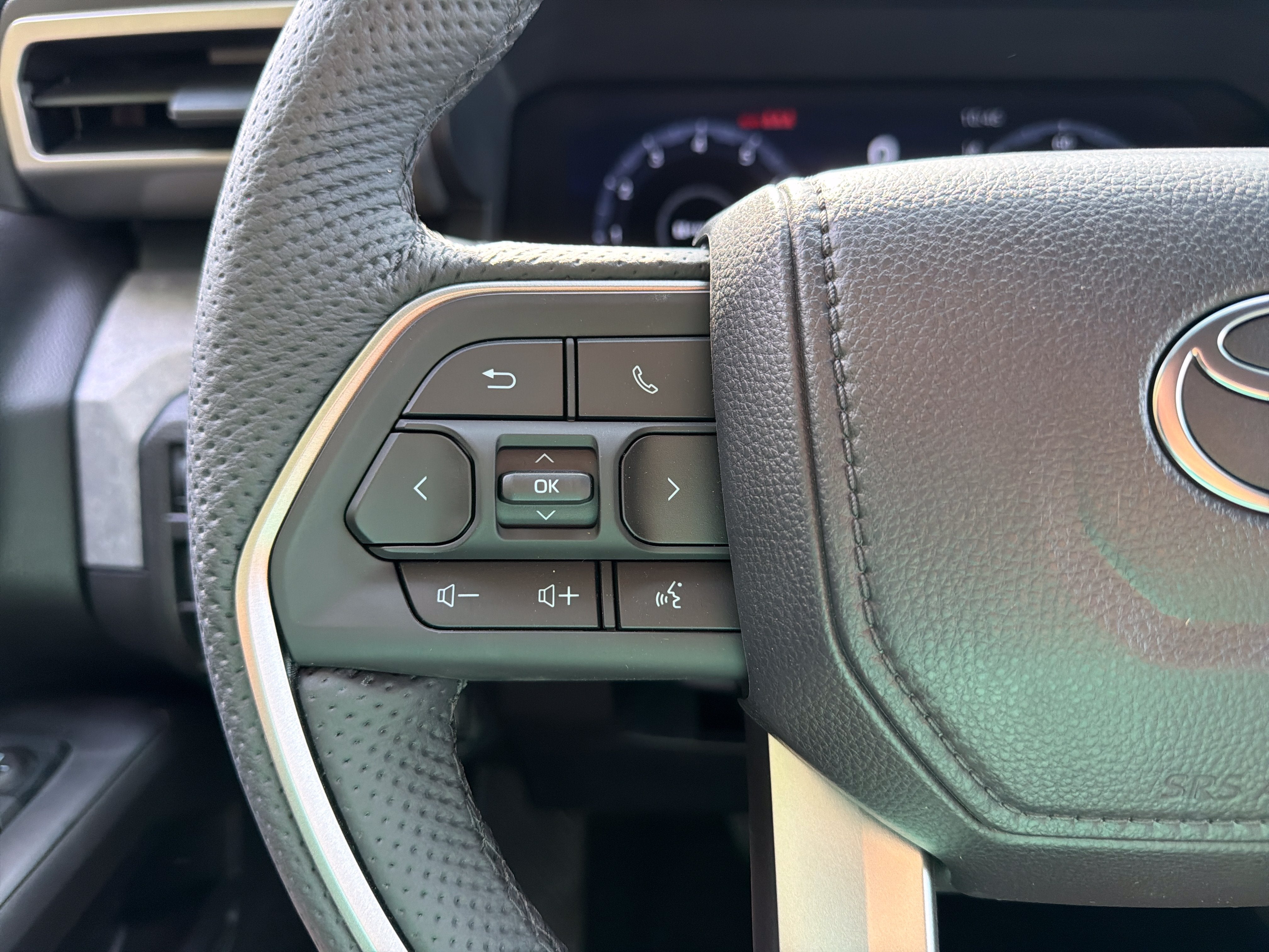 2026 Toyota Tacoma i-FORCE MAX Tacoma Trailhunter