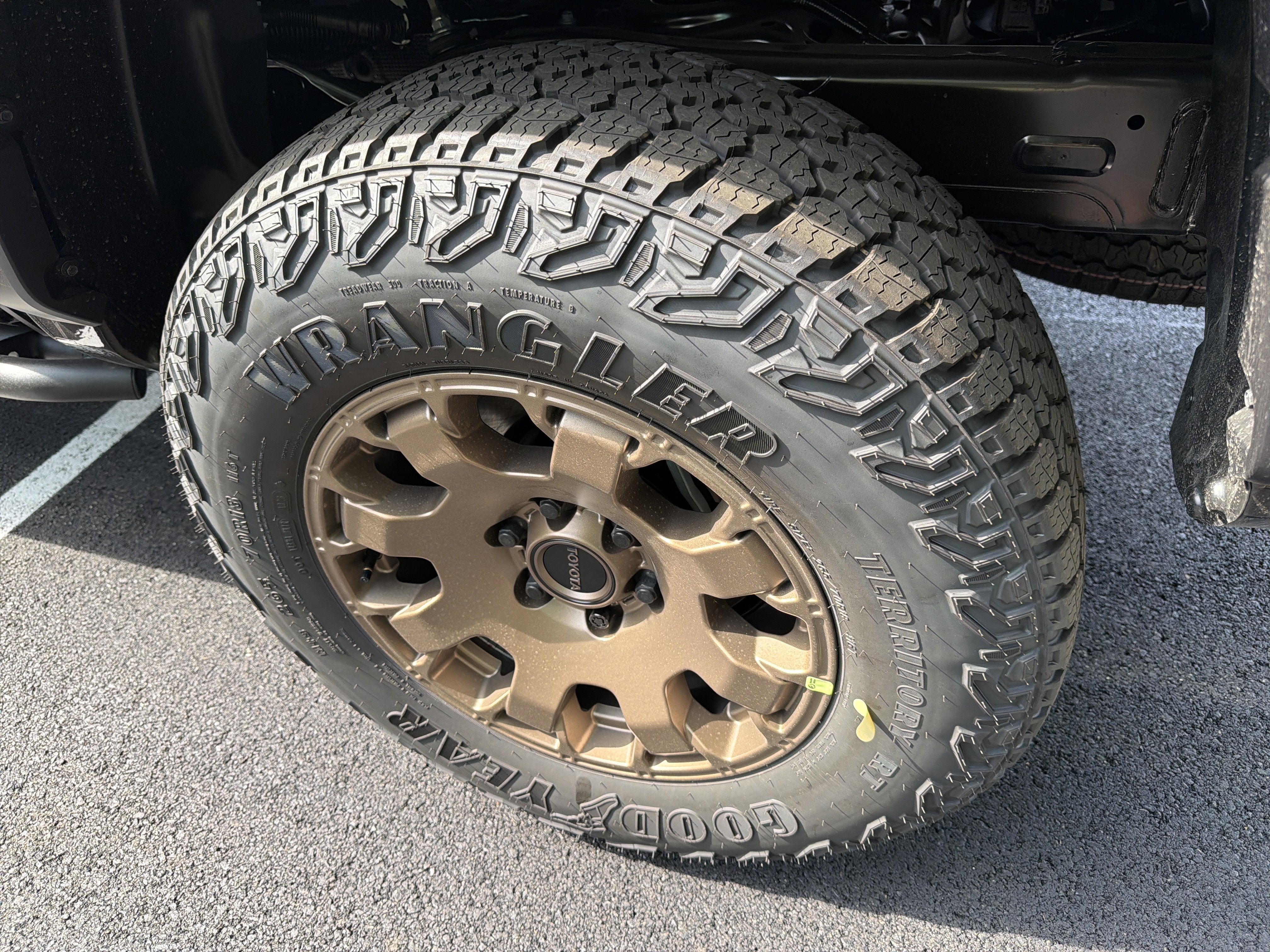 2026 Toyota Tacoma i-FORCE MAX Tacoma Trailhunter