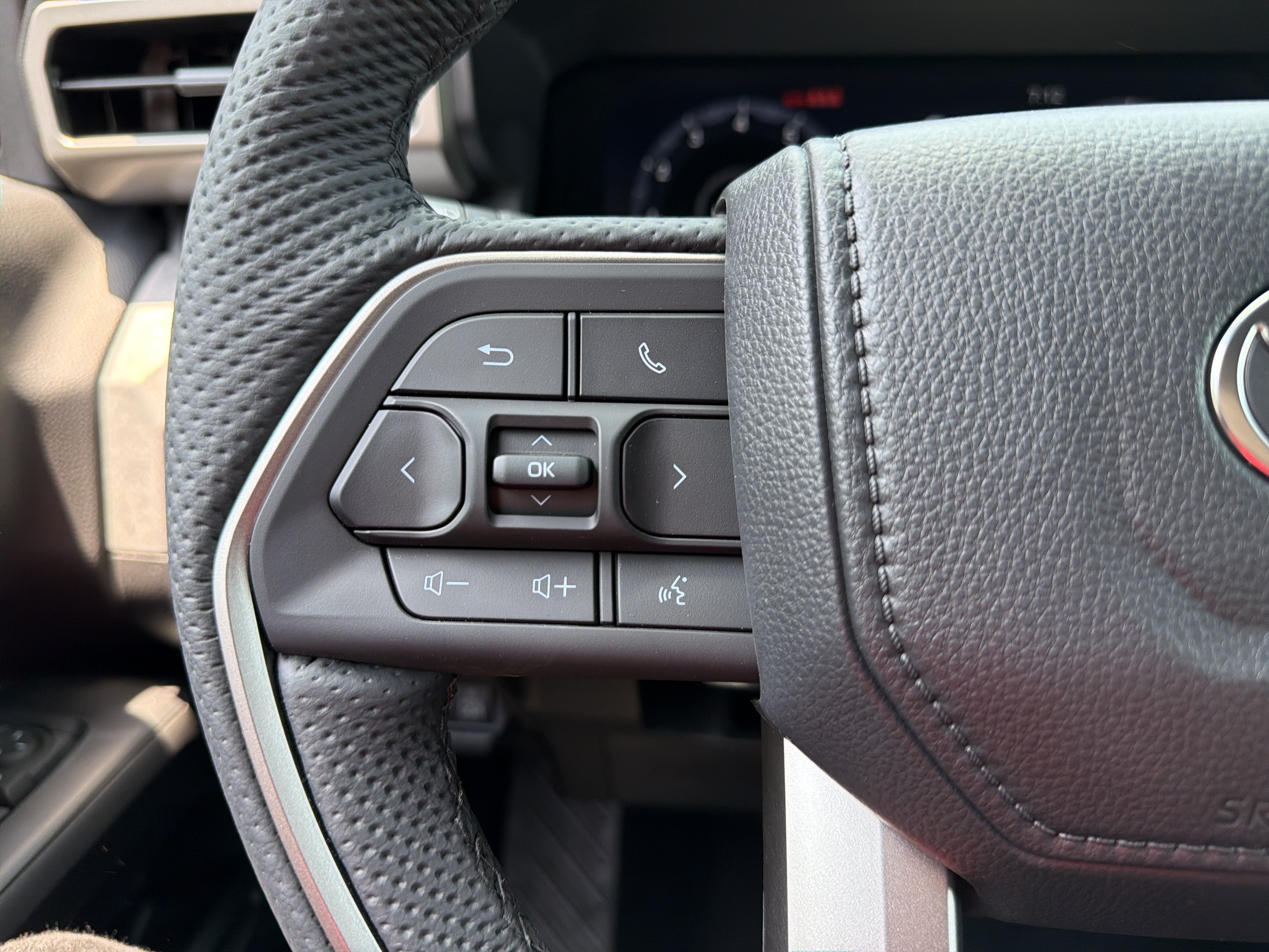 2026 Toyota Tacoma i-FORCE MAX Tacoma Trailhunter