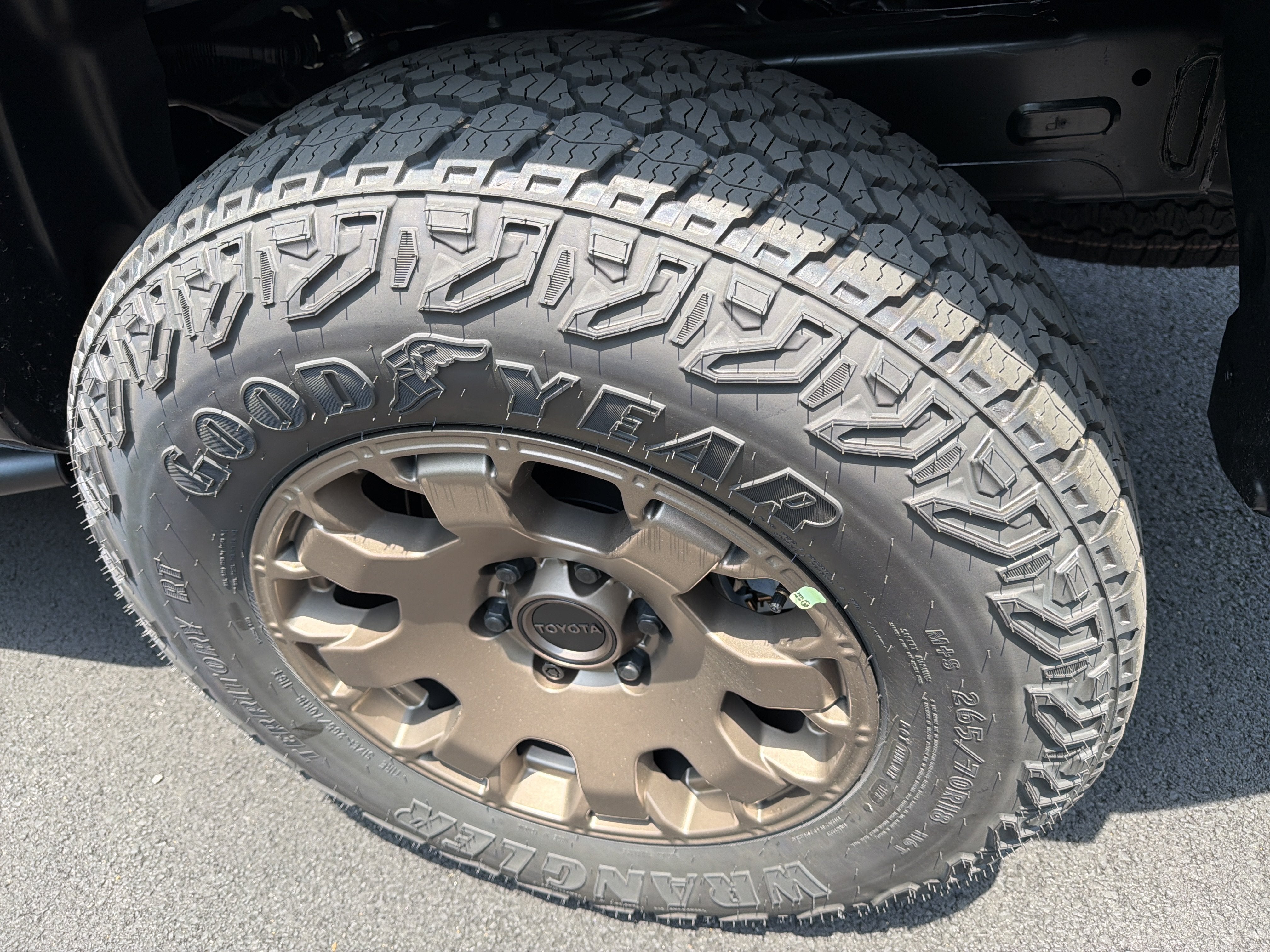 2026 Toyota Tacoma i-FORCE MAX Tacoma Trailhunter