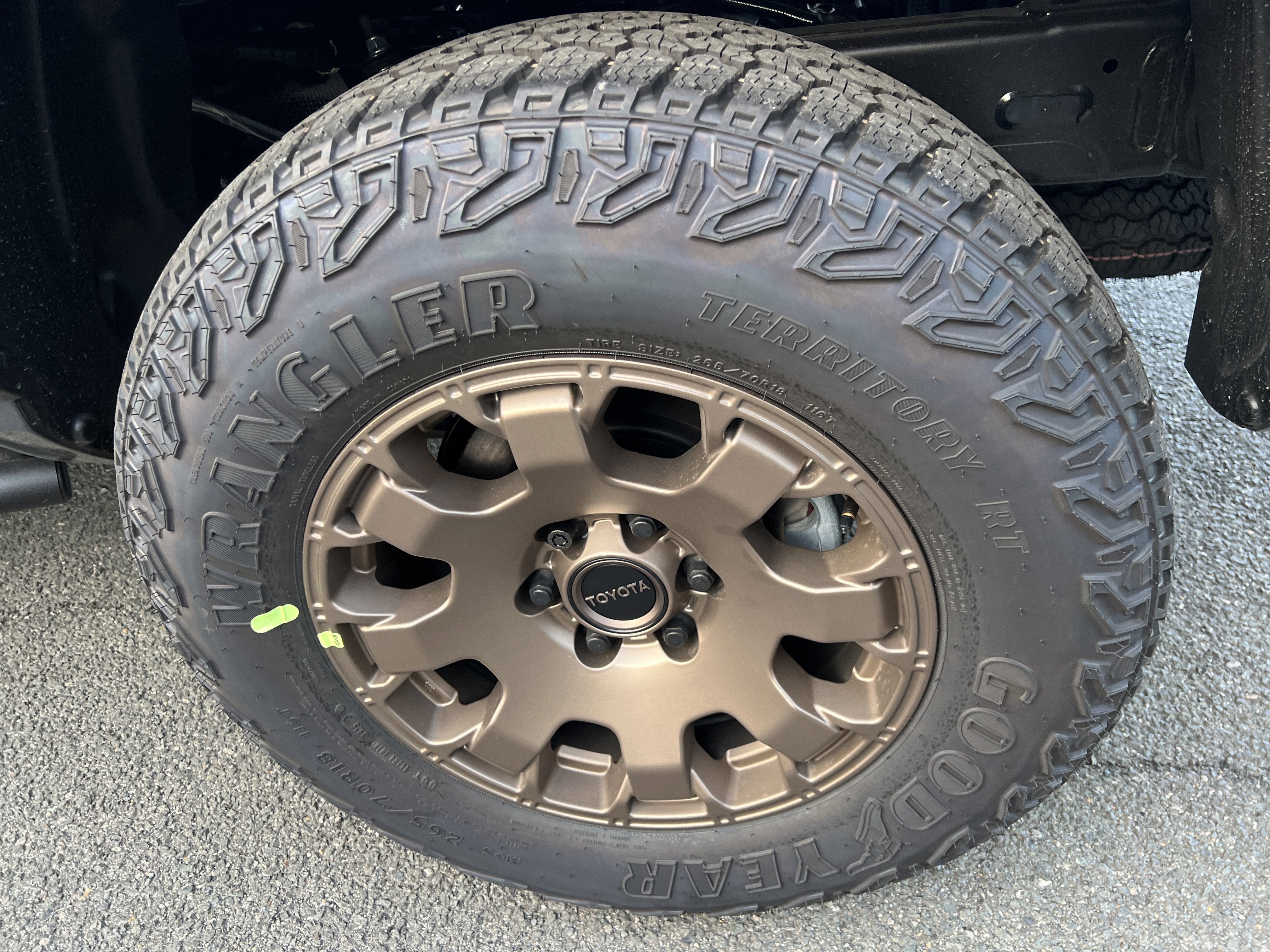 2026 Toyota Tacoma i-FORCE MAX Tacoma Trailhunter