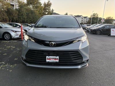 2026 Toyota Sienna Woodland Edition