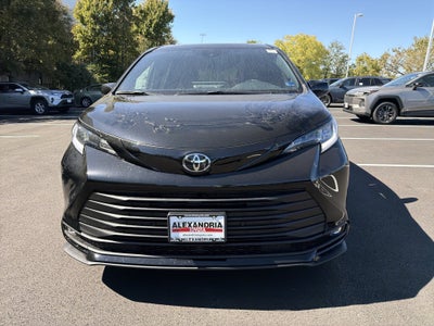 2026 Toyota Sienna Woodland Edition