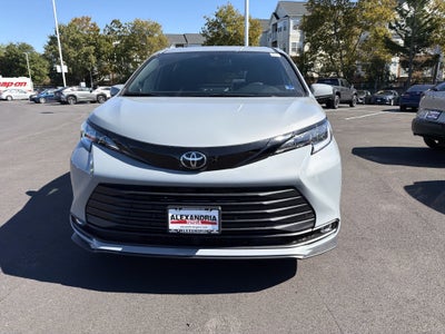 2026 Toyota Sienna Woodland Edition