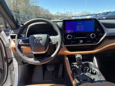 2026 Toyota Highlander Hybrid Platinum