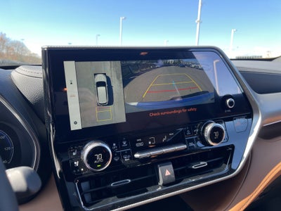 2026 Toyota Highlander Hybrid Platinum