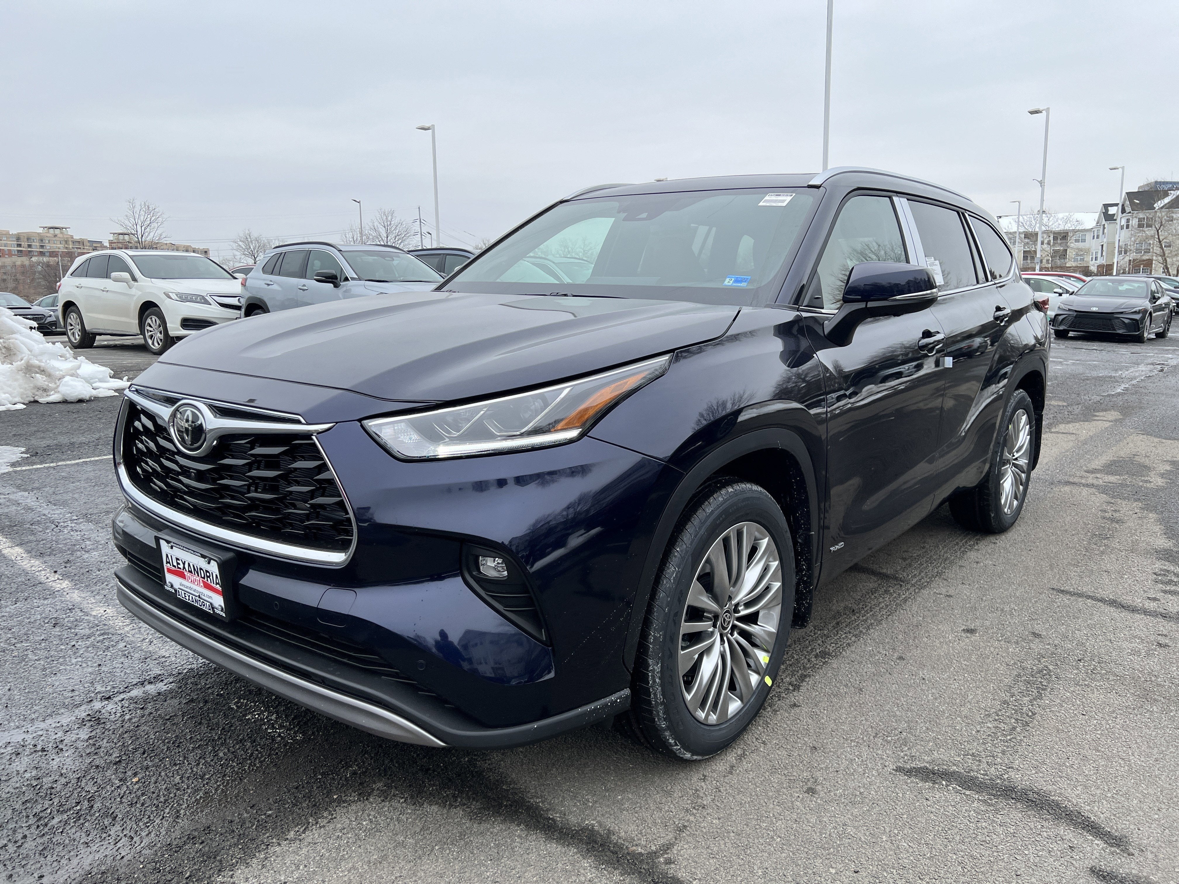 2026 Toyota Highlander Hybrid Platinum