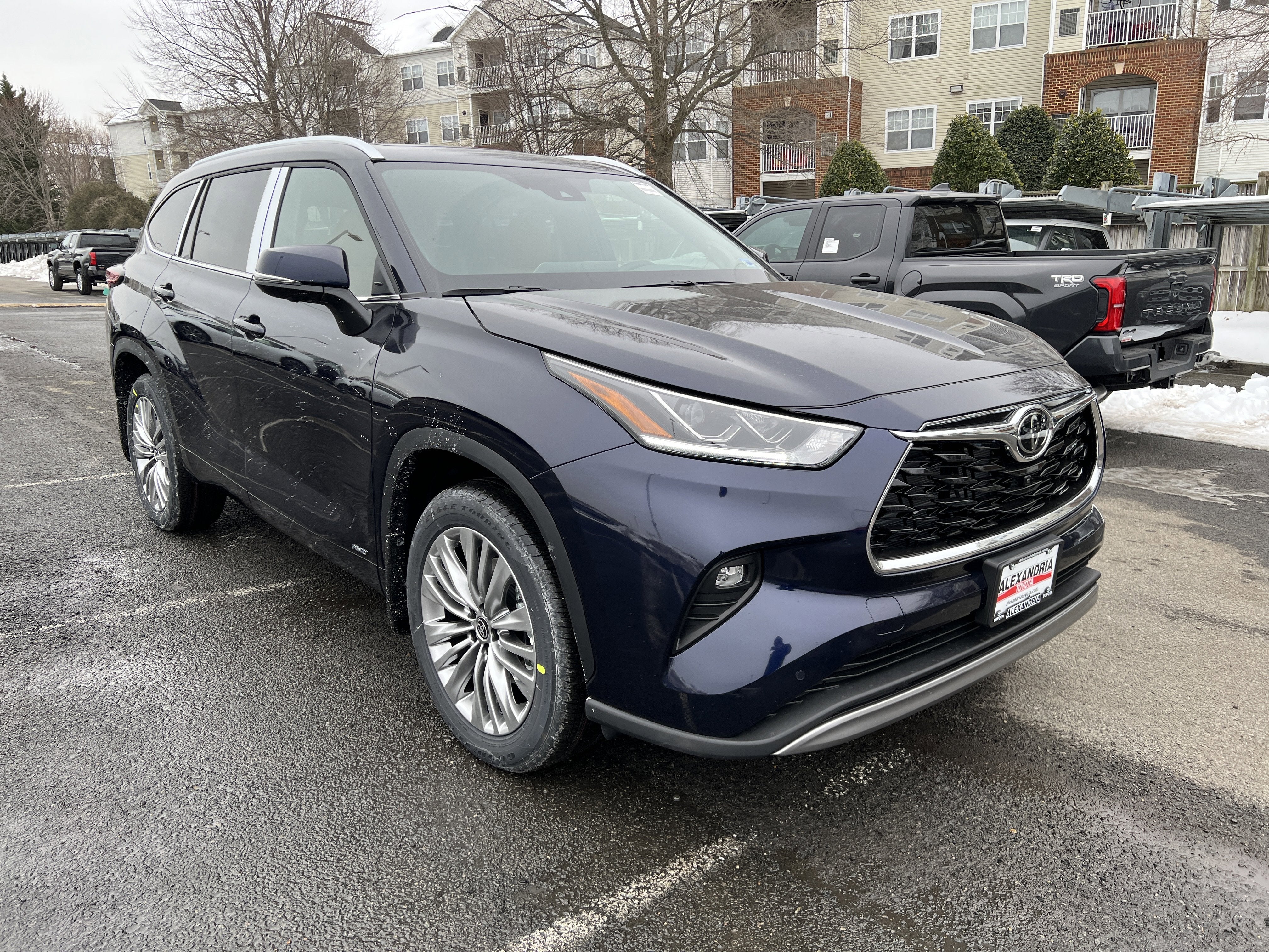2026 Toyota Highlander Hybrid Platinum