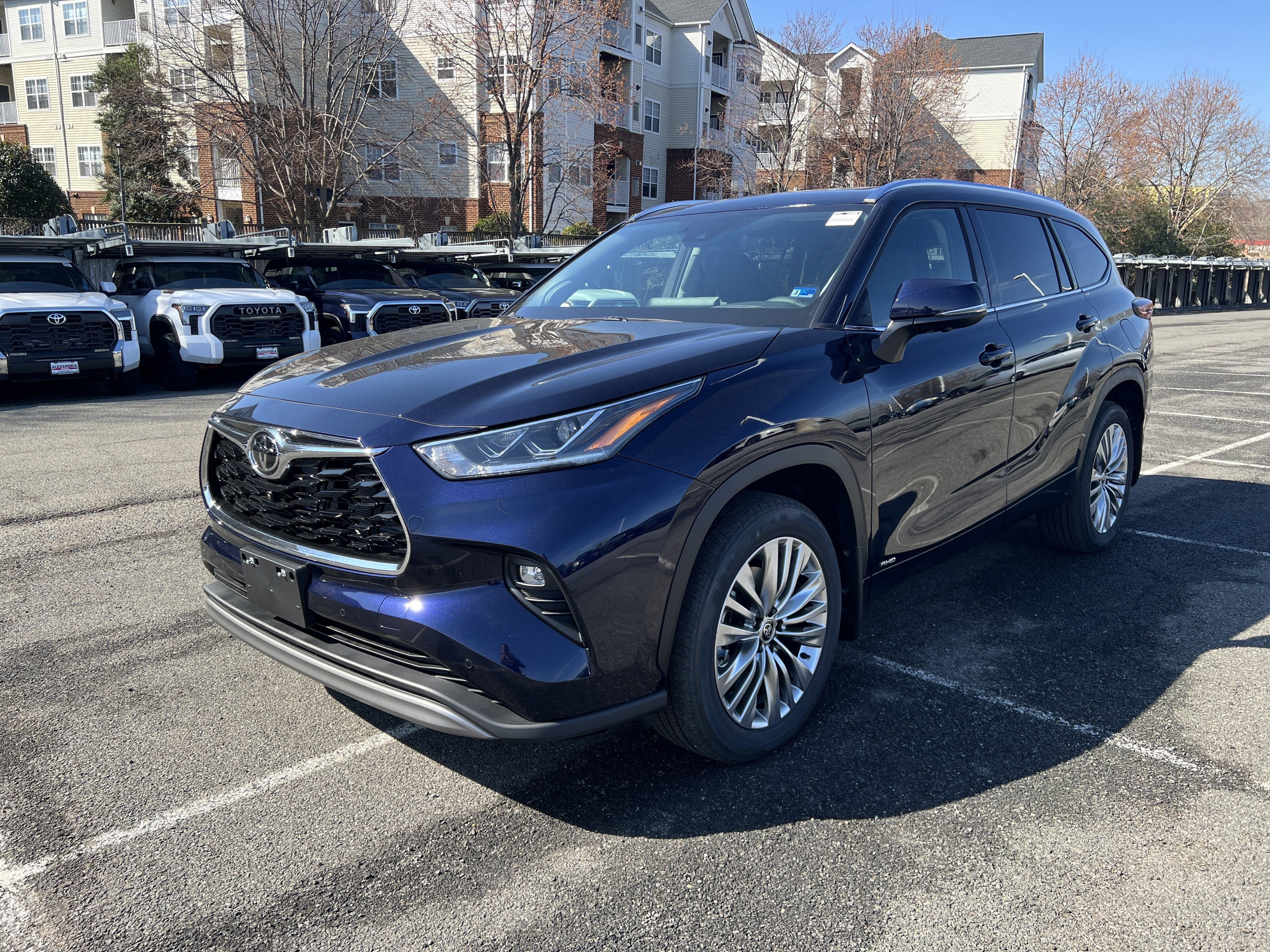 2026 Toyota Highlander Hybrid Platinum