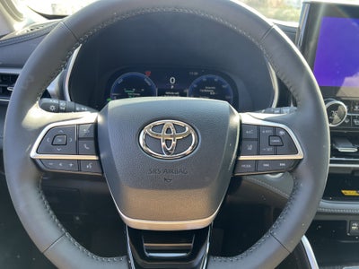 2026 Toyota Highlander Hybrid Platinum