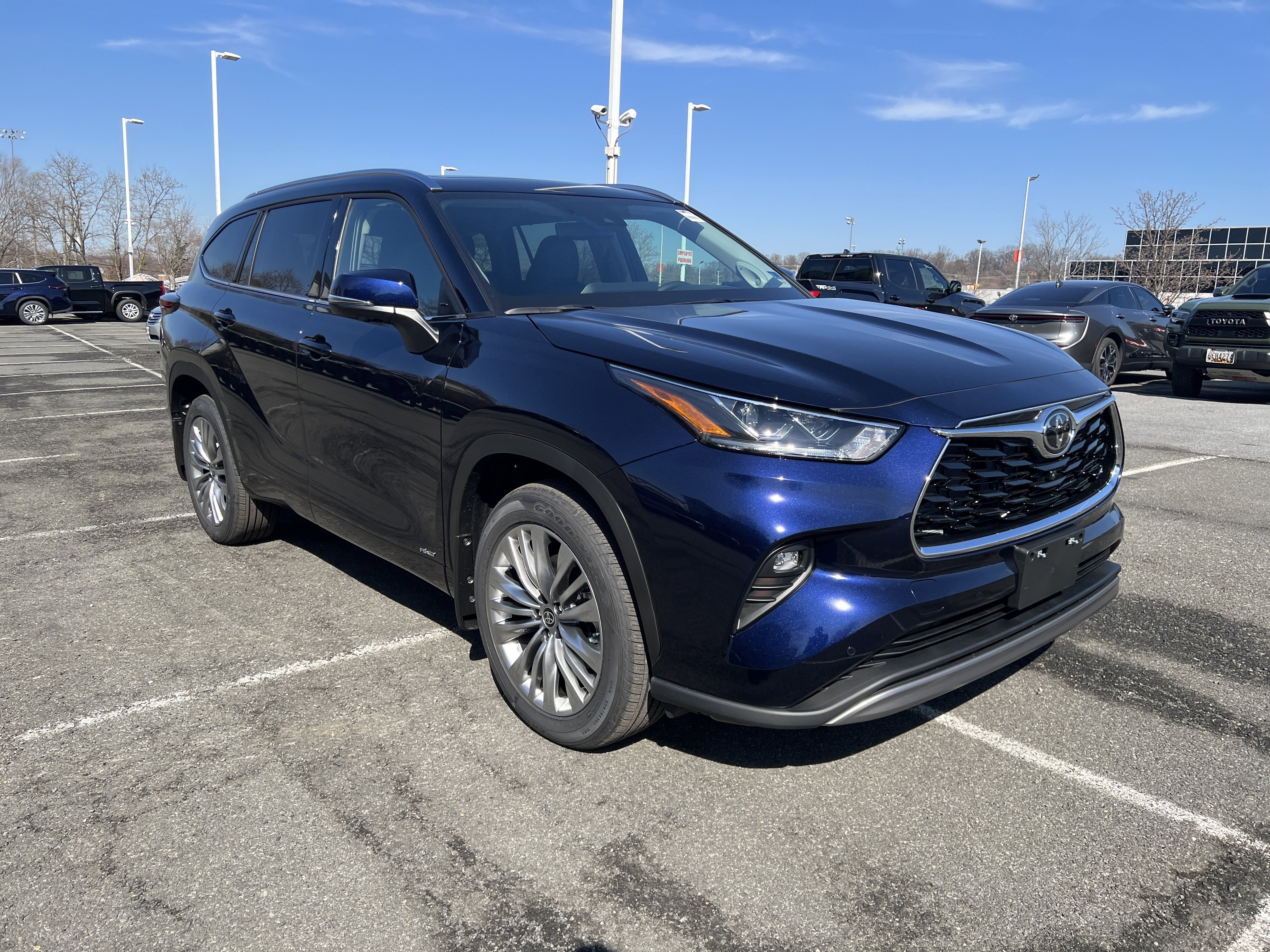 2026 Toyota Highlander Hybrid Platinum