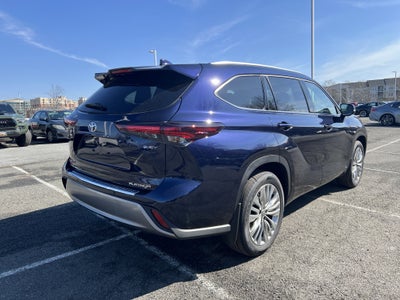 2026 Toyota Highlander Hybrid Platinum