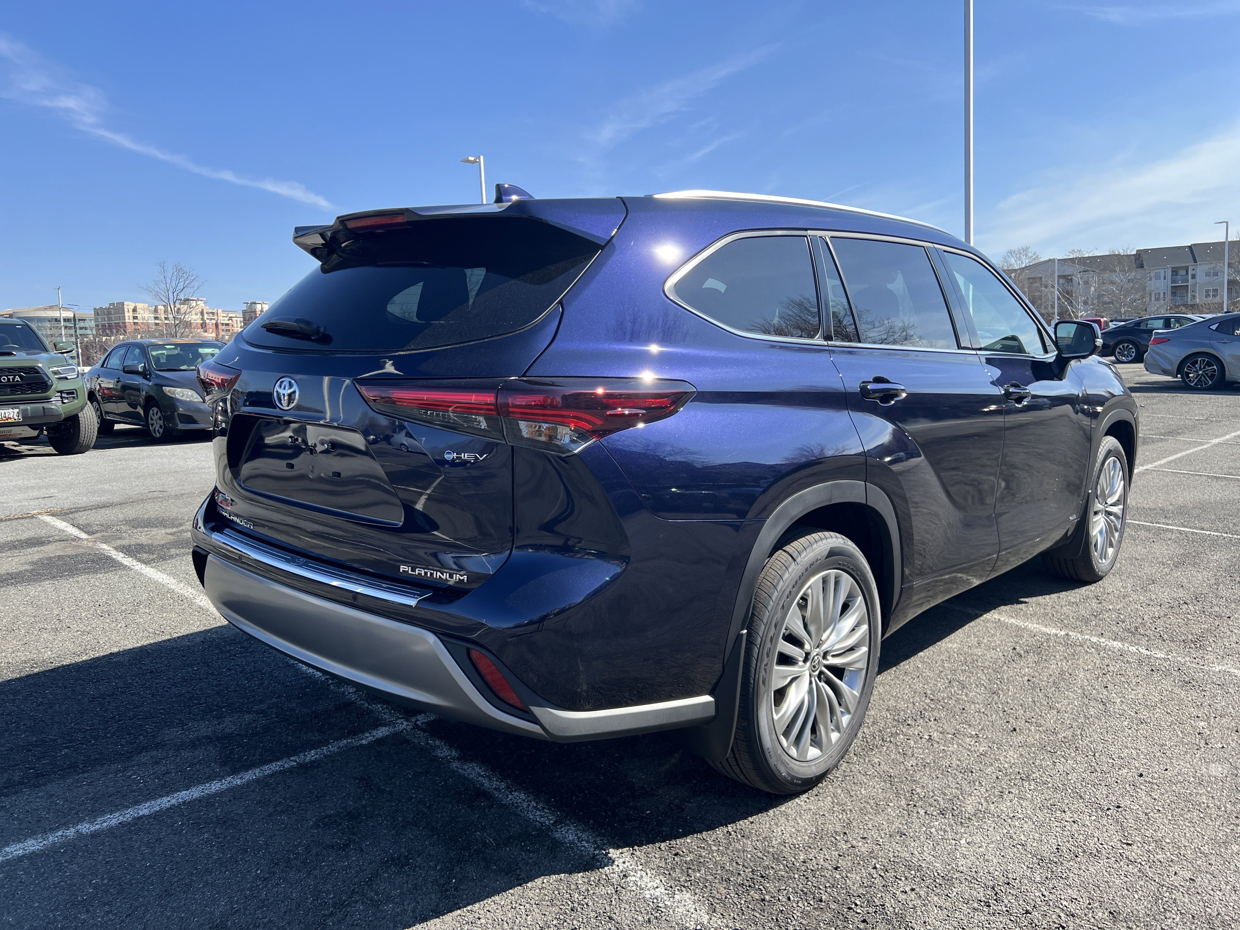 2026 Toyota Highlander Hybrid Platinum