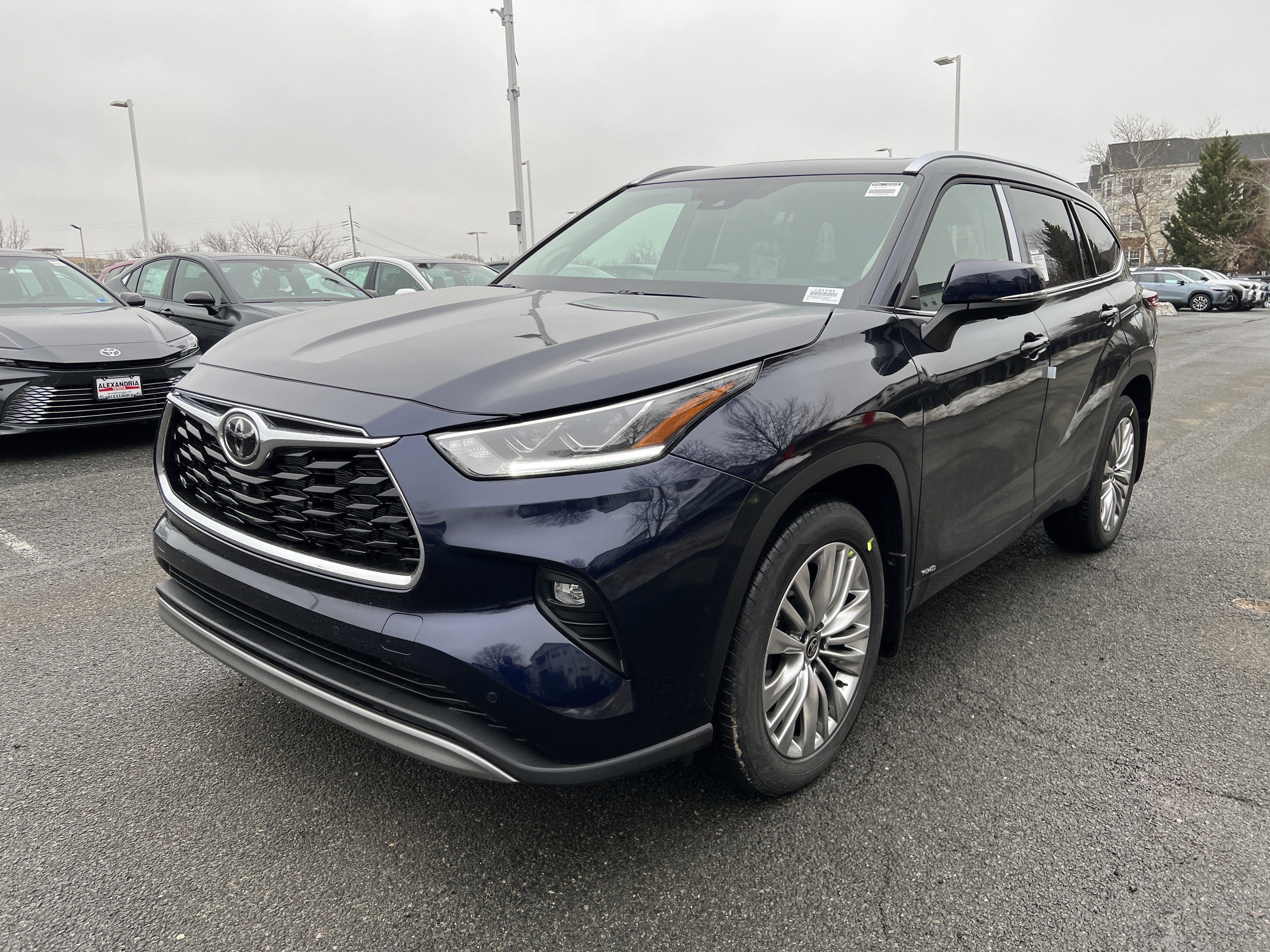 2026 Toyota Highlander Hybrid Platinum