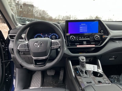 2026 Toyota Highlander Hybrid Platinum
