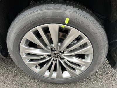 2026 Toyota Highlander Hybrid Platinum