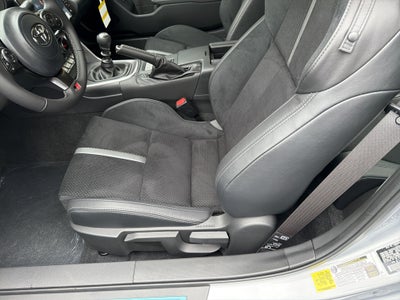 2026 Toyota GR86 Premium MT
