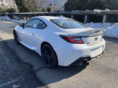 2026 Toyota GR86 Premium MT