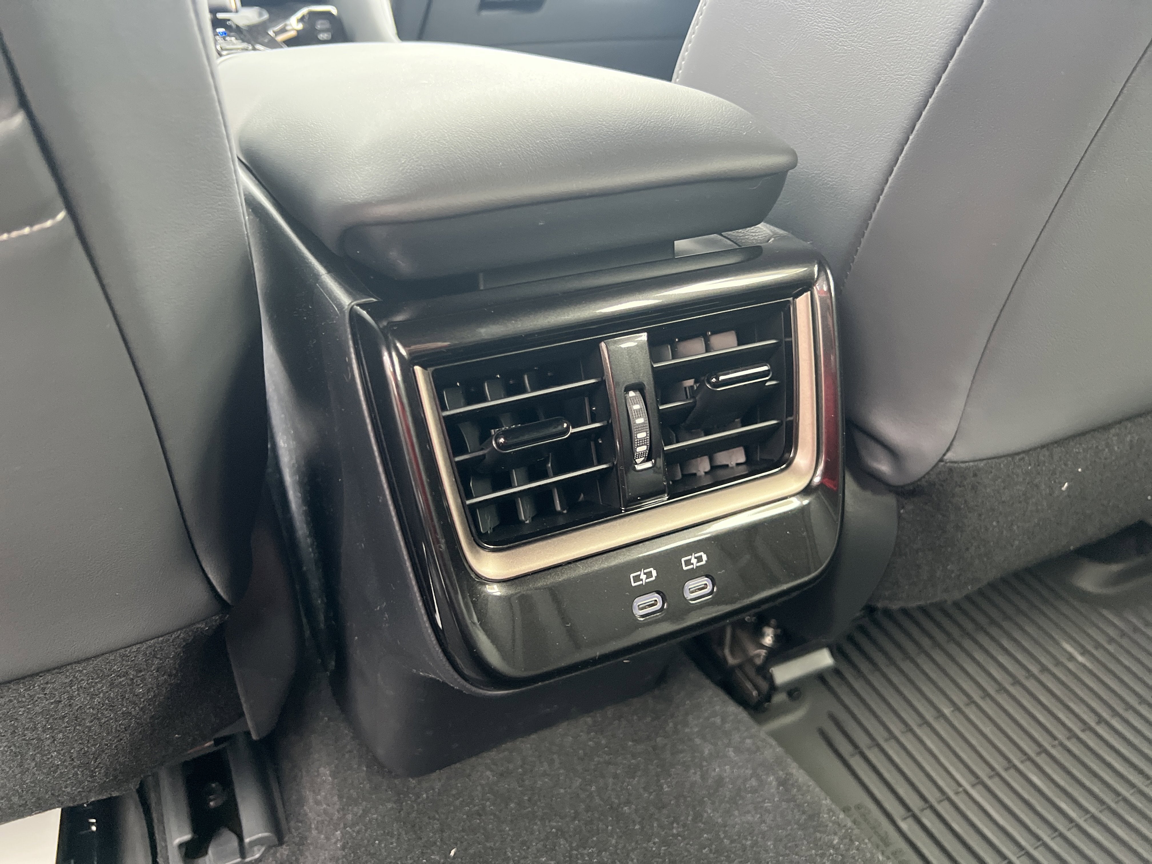 2026 Toyota Toyota Crown Signia XLE