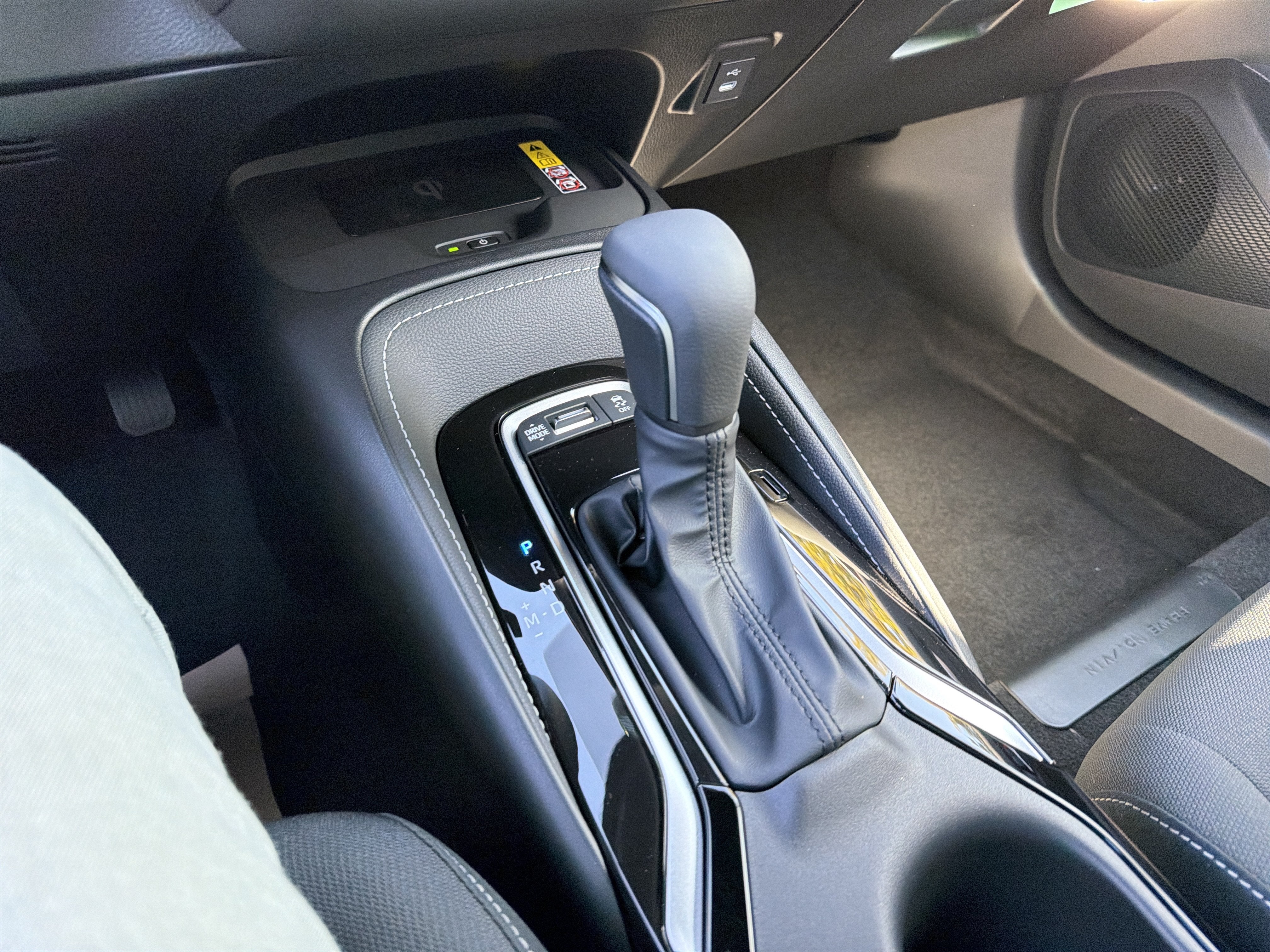 2027 Toyota Corolla Hatchback SE