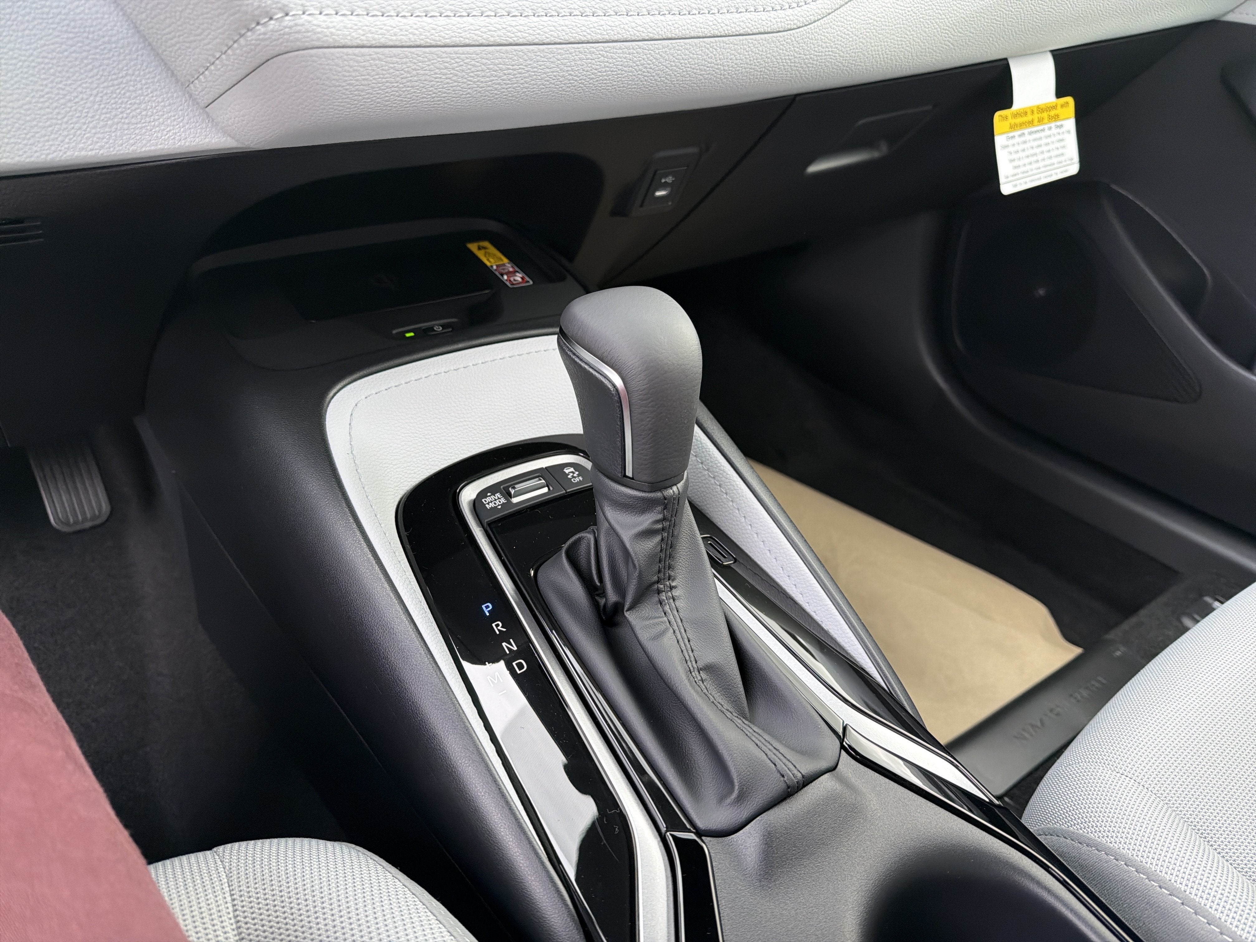 2027 Toyota Corolla Hatchback SE