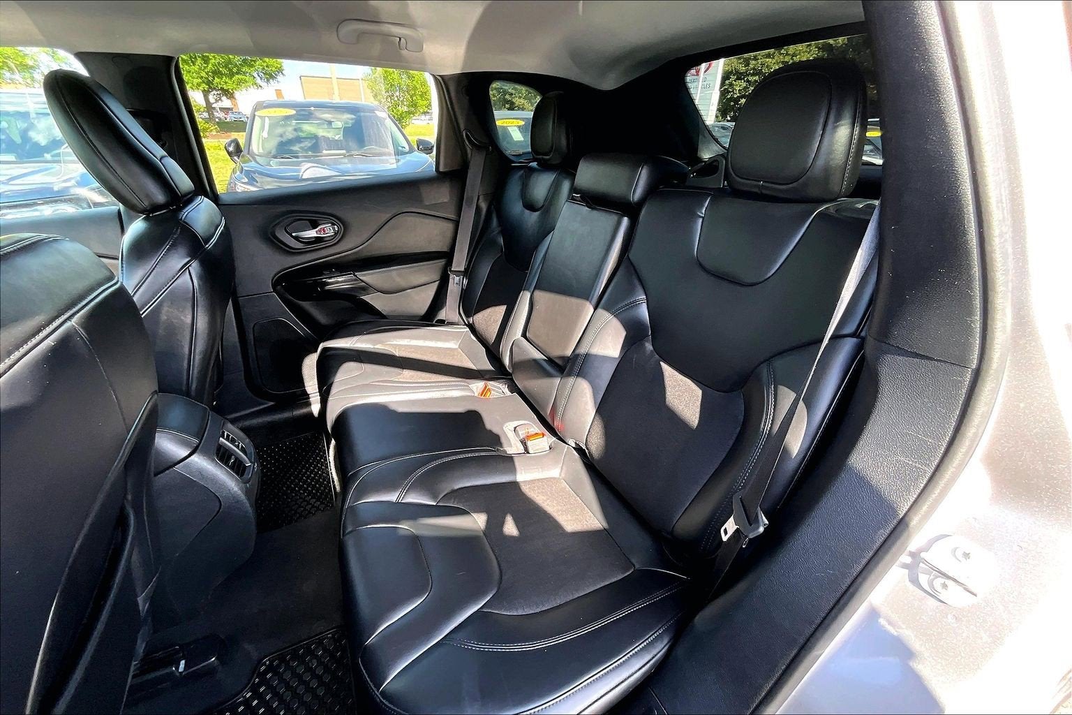 2020 Jeep Cherokee Altitude