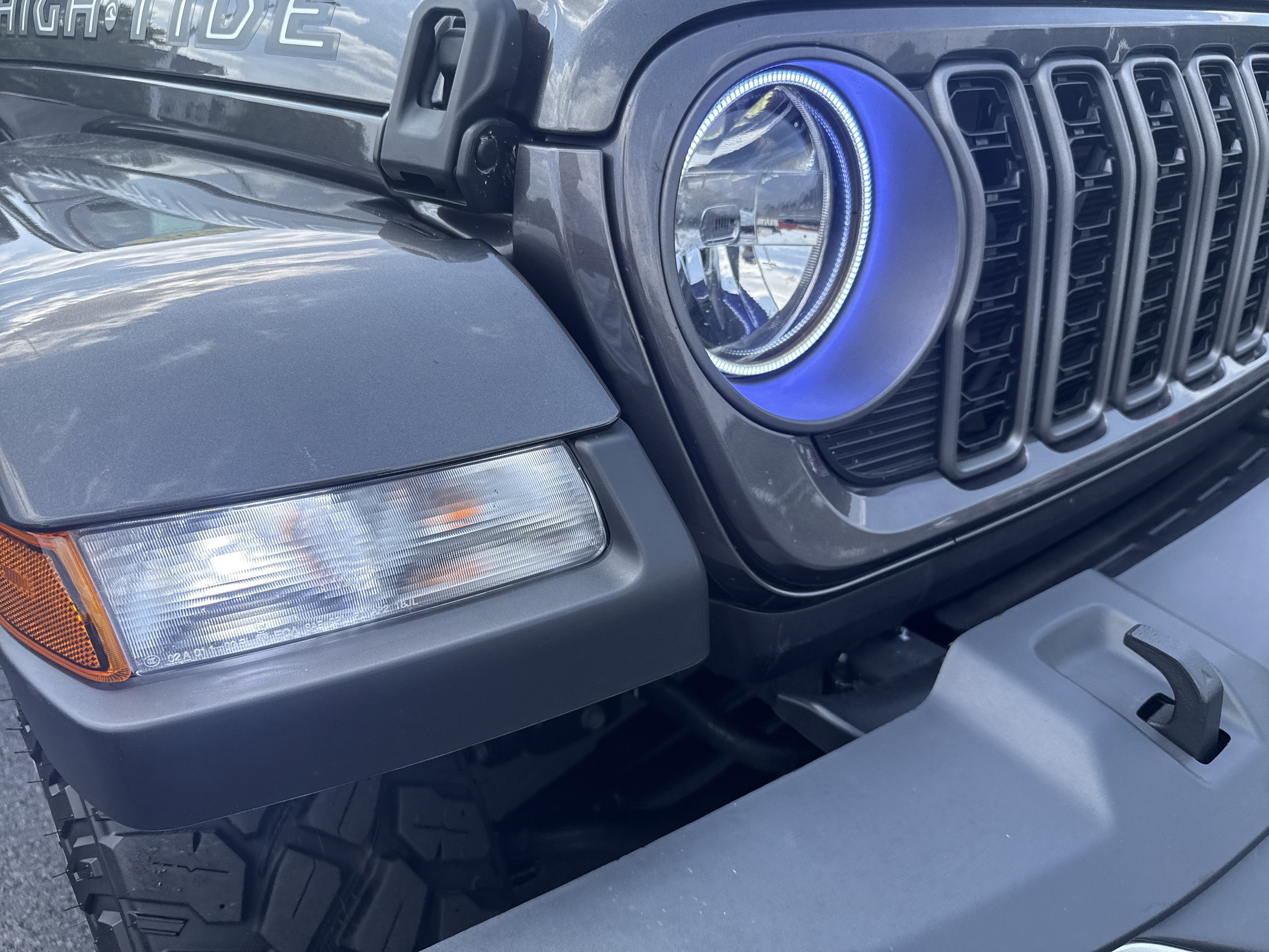 2025 Jeep Gladiator High Tide