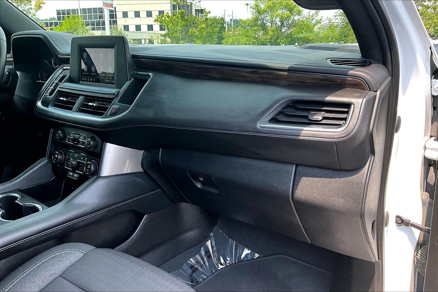 2023 Chevrolet Suburban LS