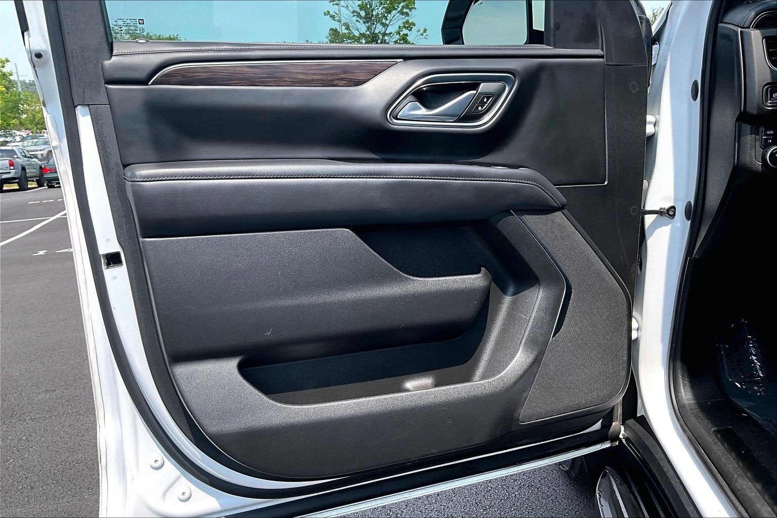 2023 Chevrolet Suburban LS