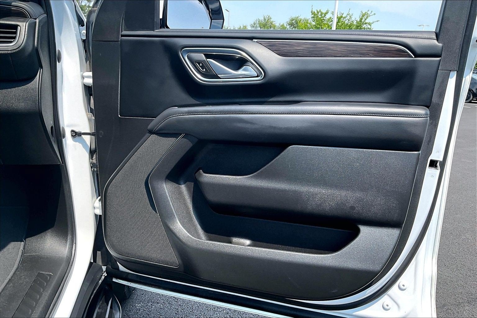 2023 Chevrolet Suburban LS