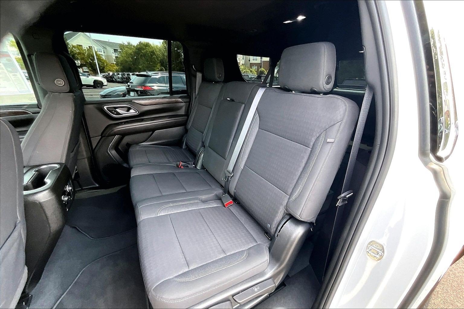 2023 Chevrolet Suburban LS