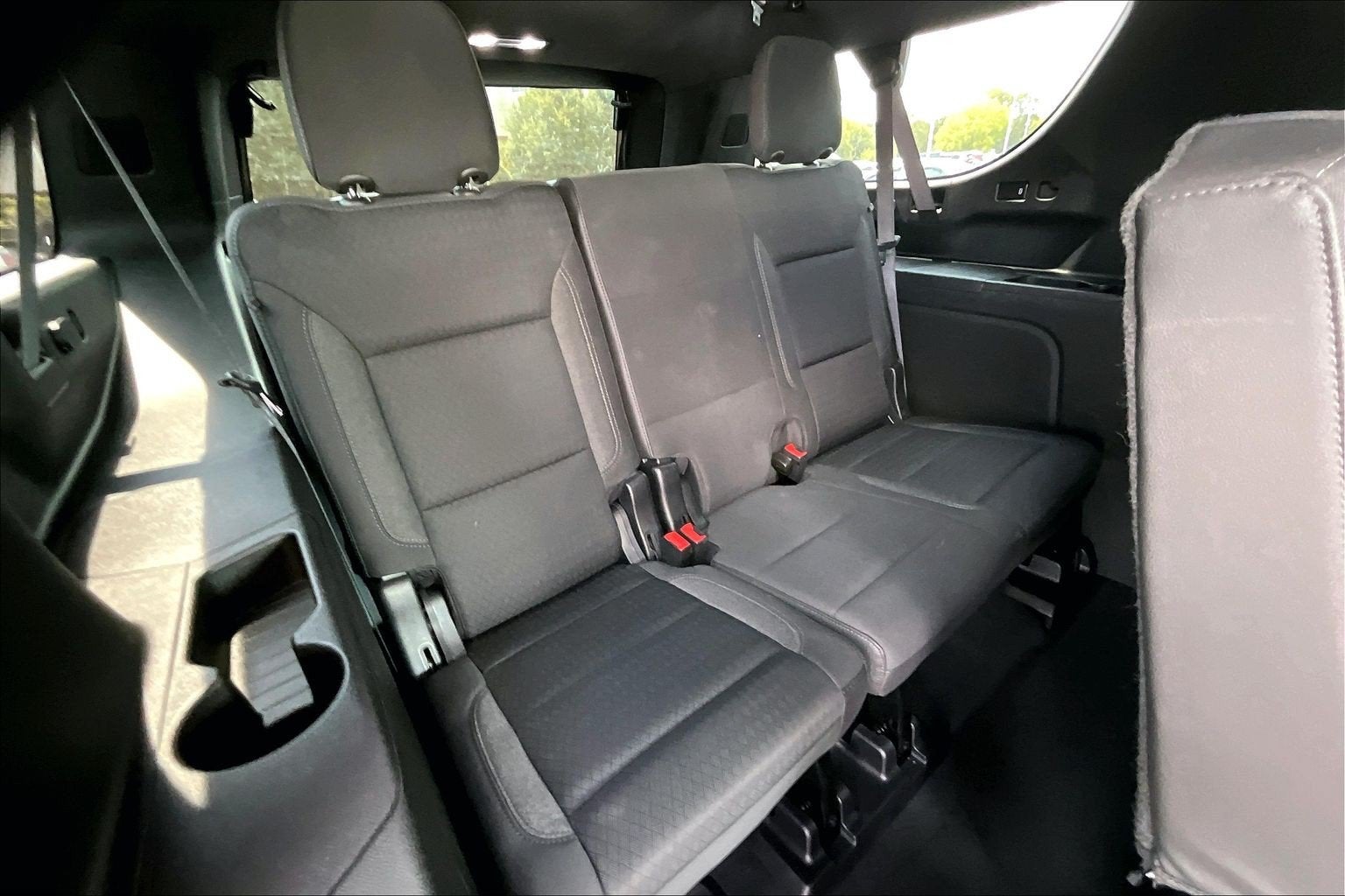2023 Chevrolet Suburban LS