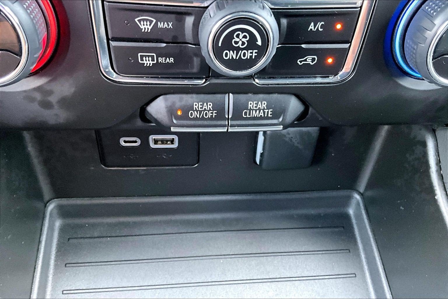 2023 Chevrolet Suburban LS