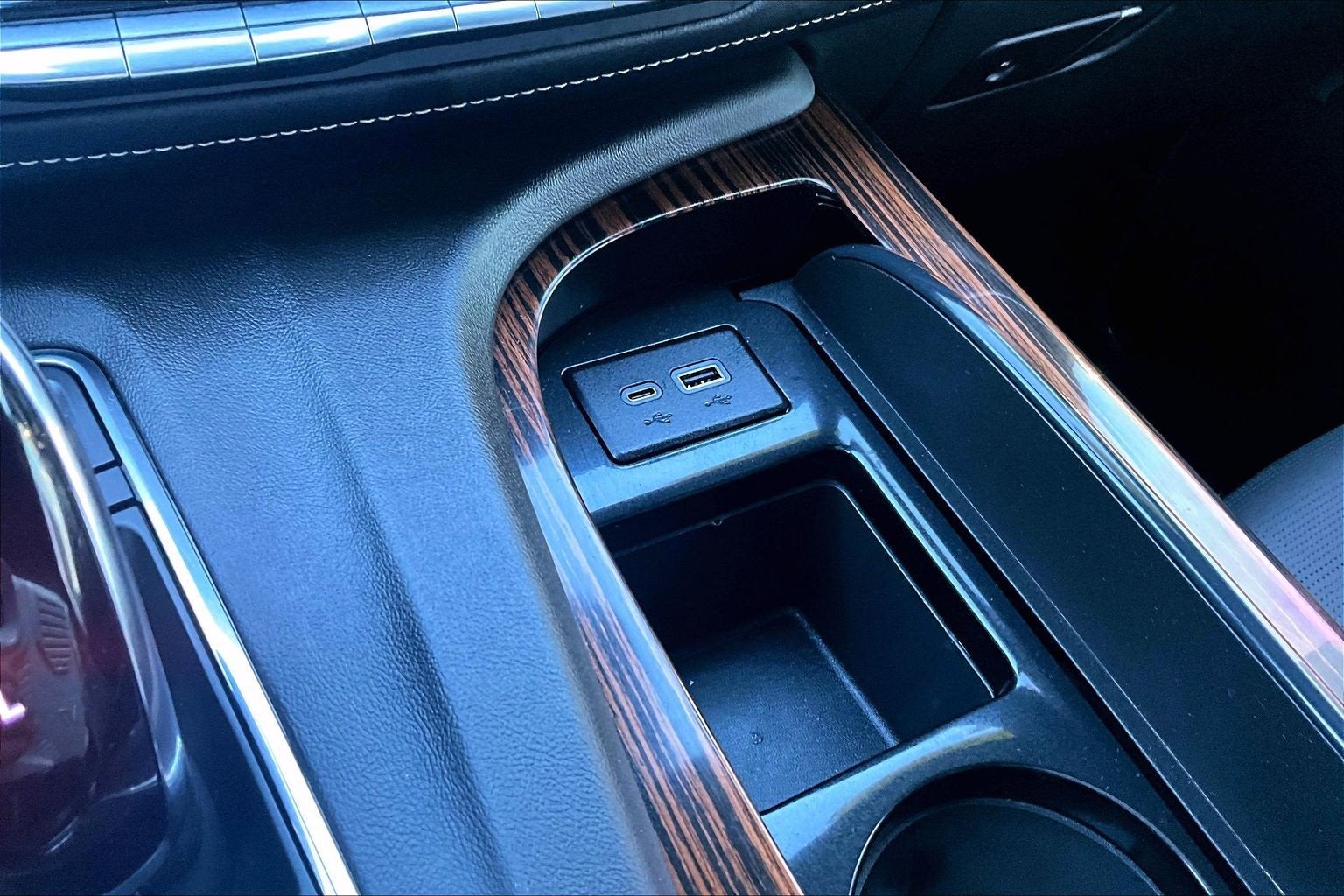 2024 Cadillac Escalade ESV 4WD Premium Luxury