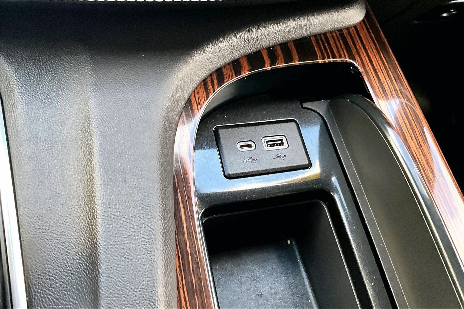 2023 Cadillac Escalade ESV 4WD Premium Luxury