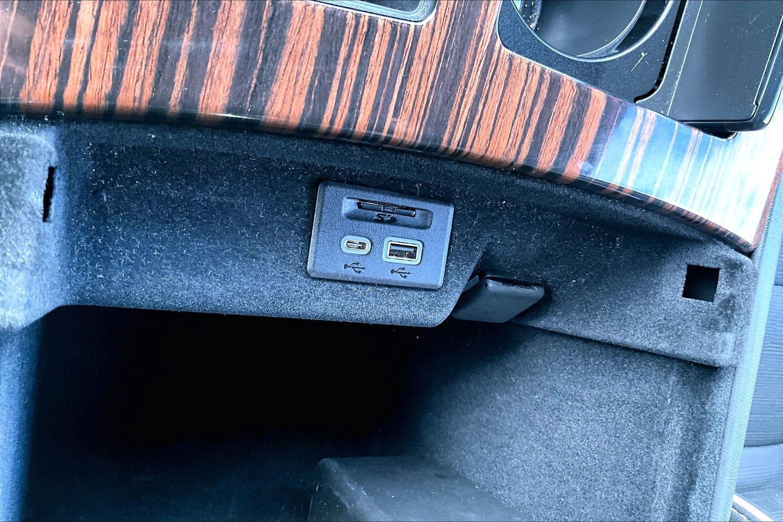 2023 Cadillac Escalade ESV 4WD Premium Luxury