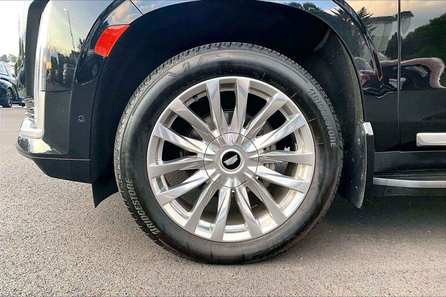 2023 Cadillac Escalade ESV 4WD Premium Luxury