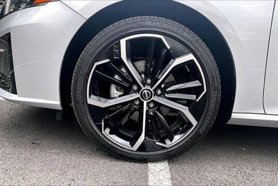 2025 Nissan Altima SR