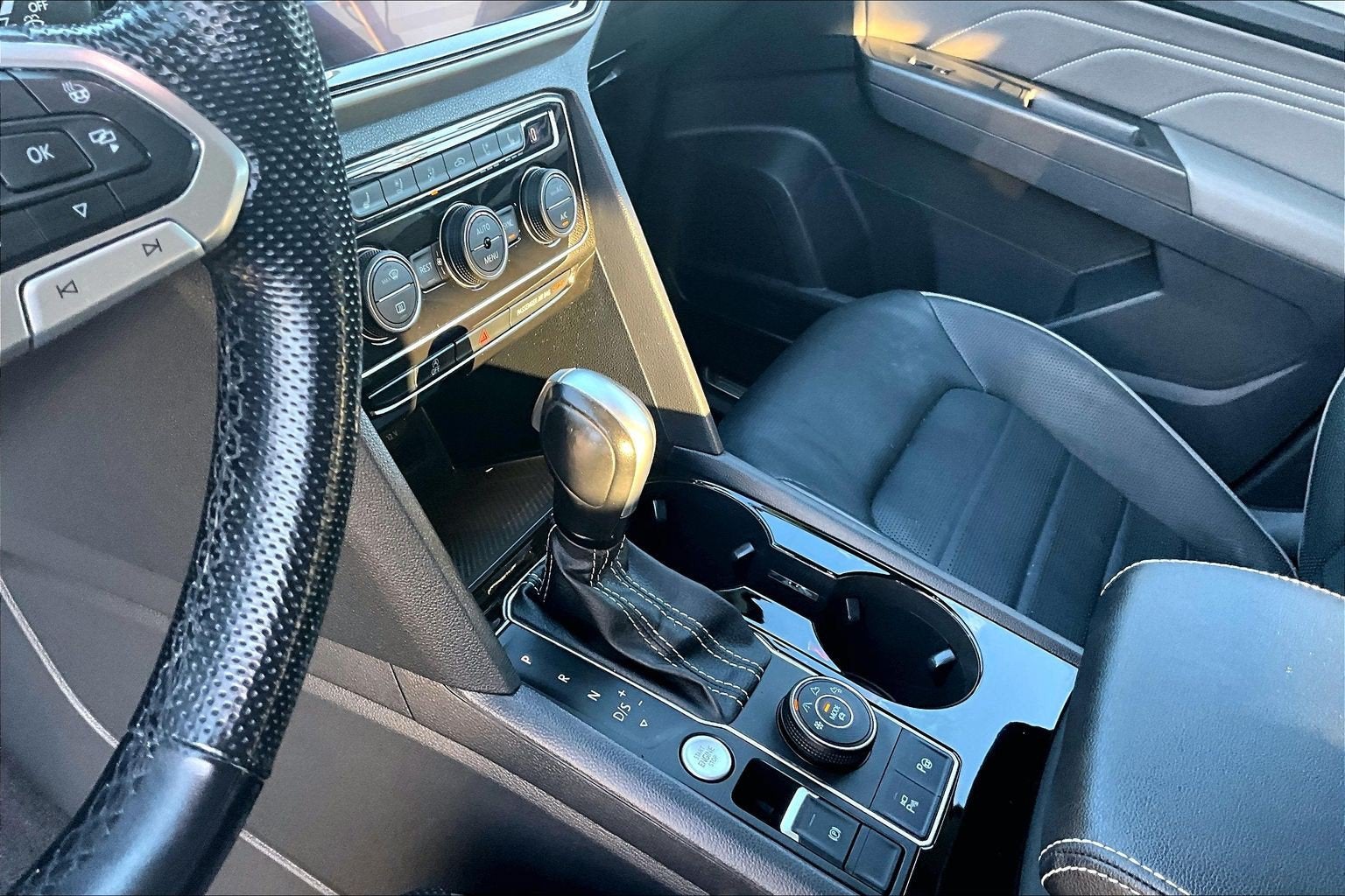 2022 Volkswagen Atlas 3.6L V6 SEL Premium R-Line