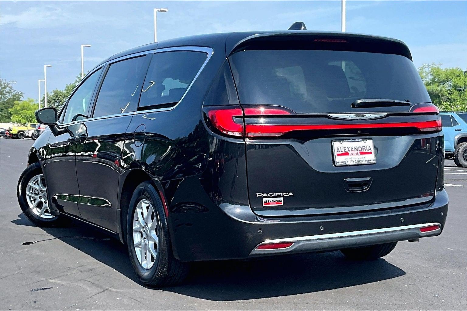 2023 Chrysler Pacifica Touring L