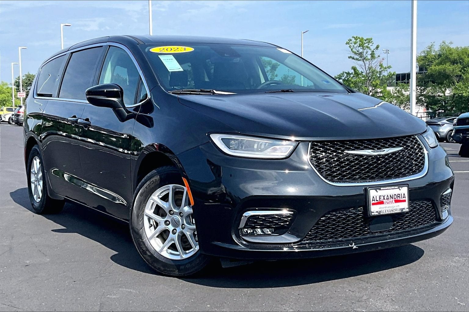 2023 Chrysler Pacifica Touring L
