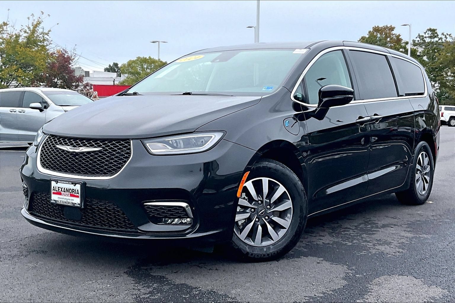 2024 Chrysler Pacifica Hybrid Select