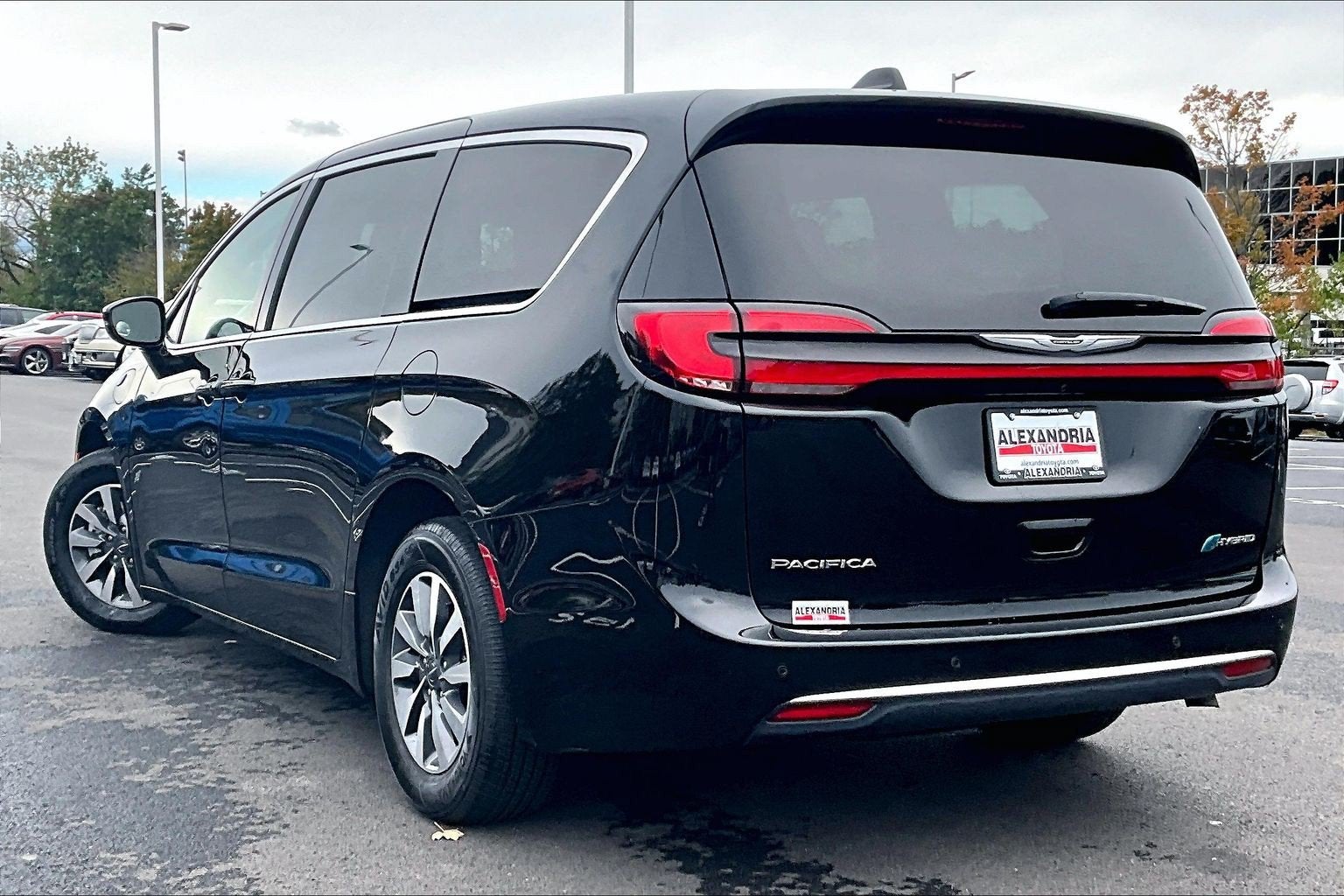 2024 Chrysler Pacifica Hybrid Select