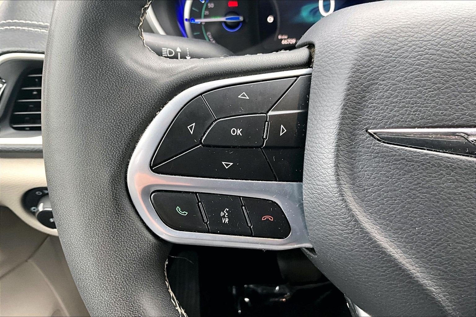 2024 Chrysler Pacifica Hybrid Select