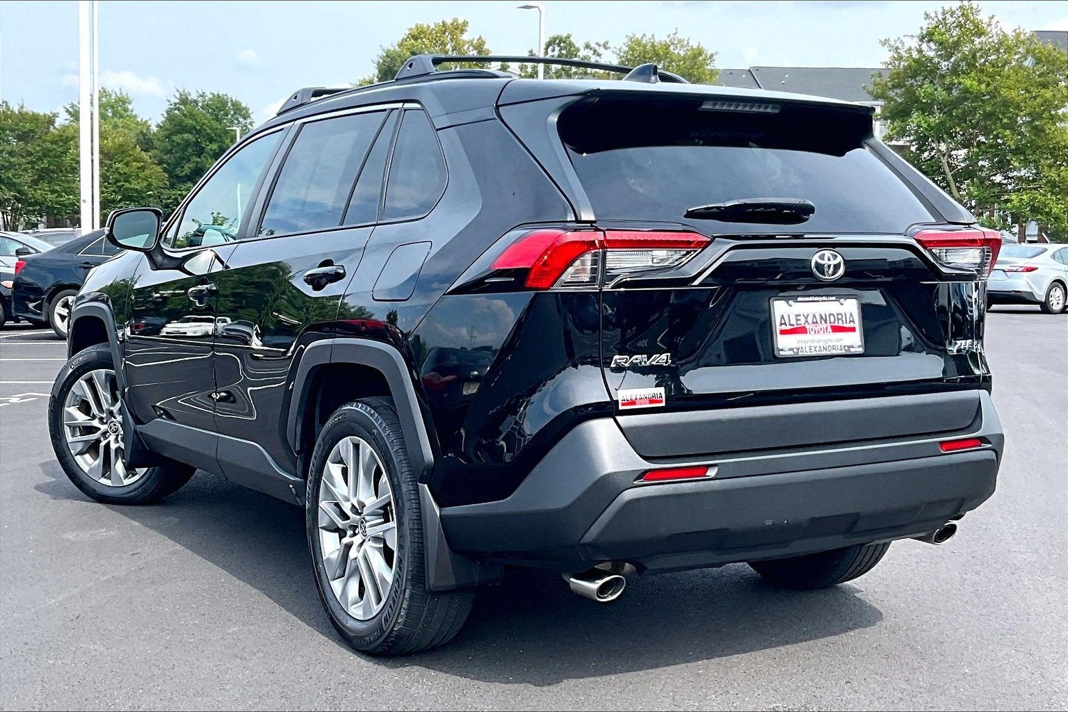 2022 Toyota RAV4 XLE Premium