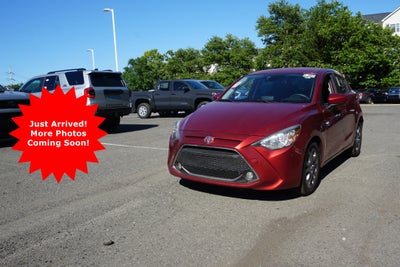 2020 Toyota Yaris Hatchback LE