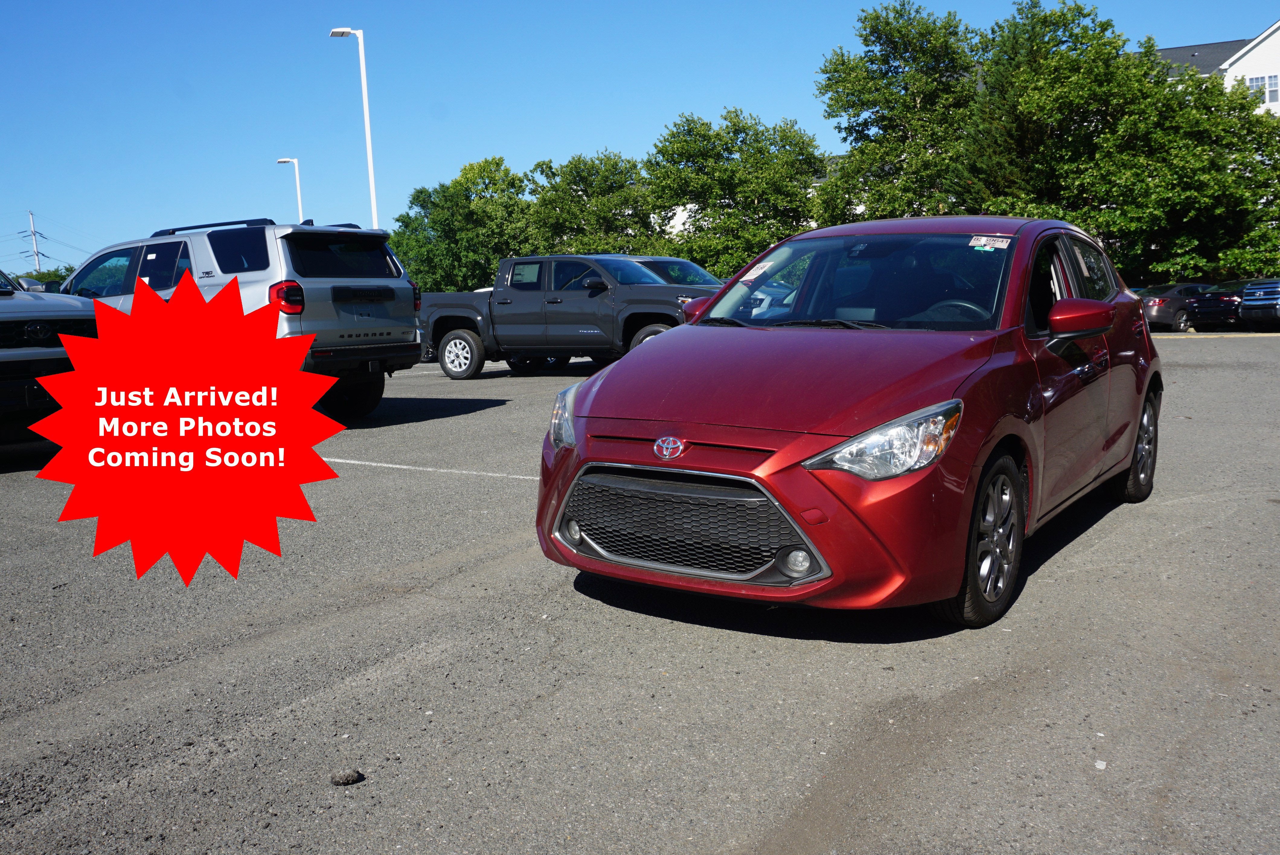 2020 Toyota Yaris Hatchback LE