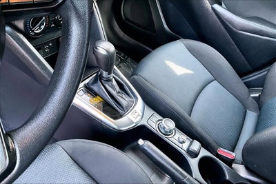 2020 Toyota Yaris Hatchback LE